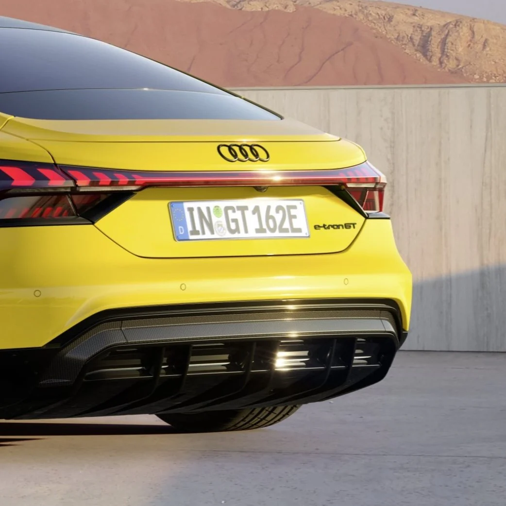 e-tron GT model name, rear. Black - Image 2